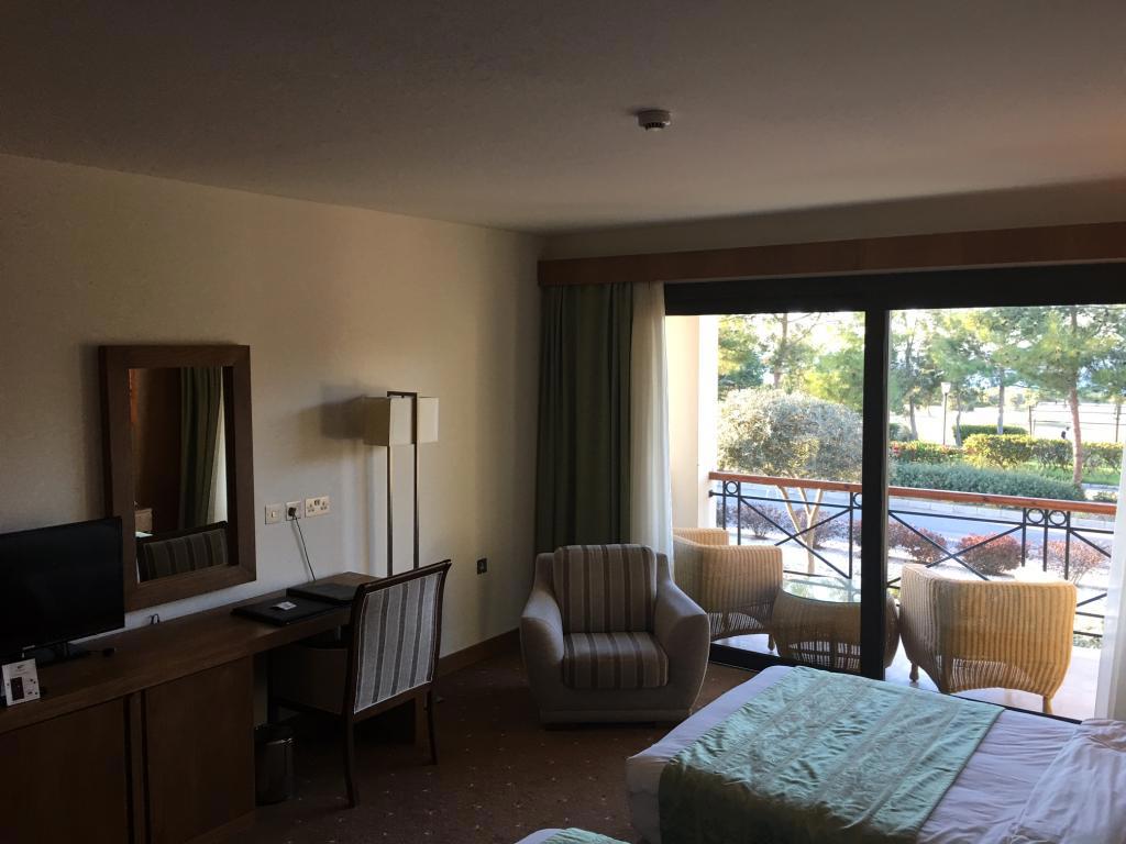 Korineum Golf & Beach Resort 
